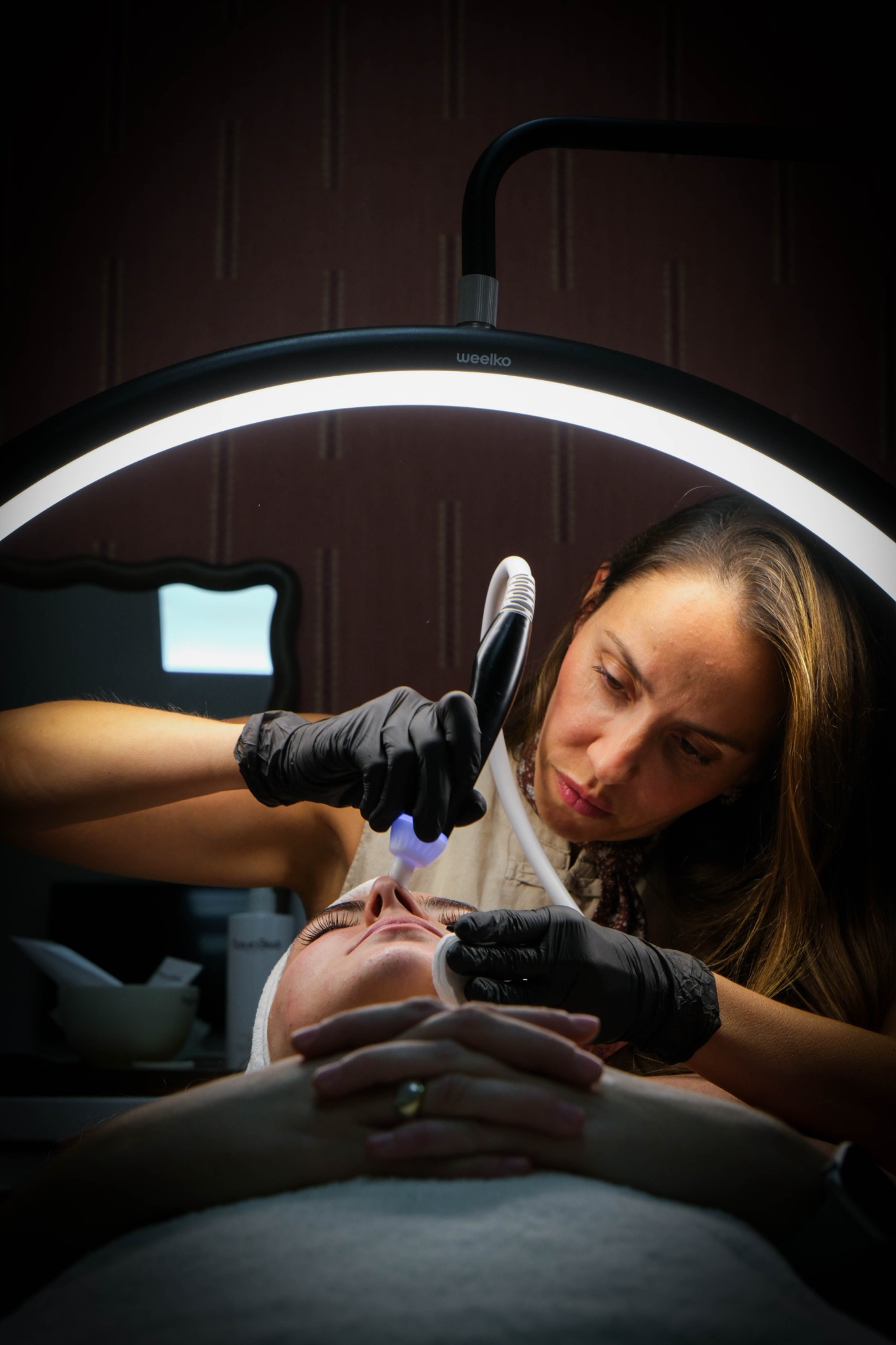 Tratamiento facial con tecnología estética en MARSO